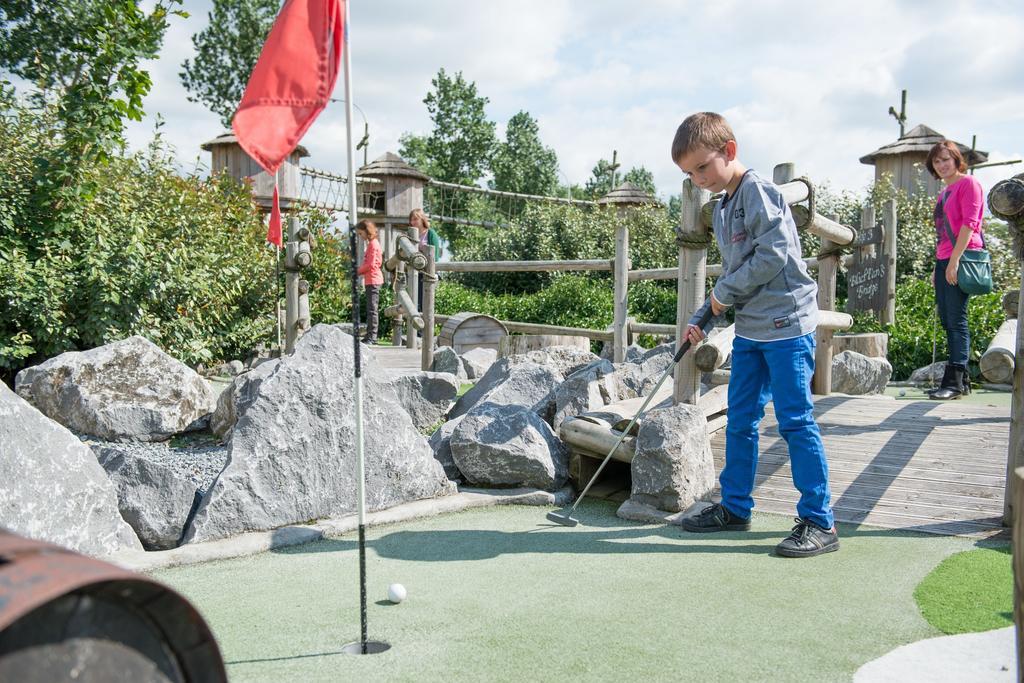 Sunparks Oostduinkerke - Plopsaland Hotell Exteriör bild