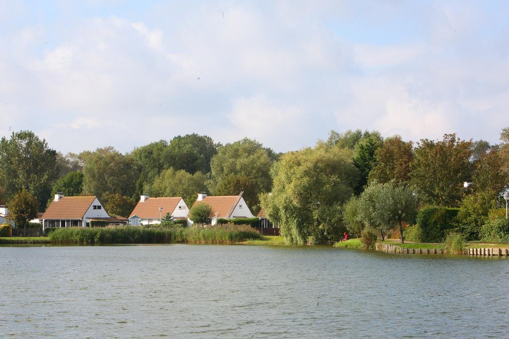 Sunparks Oostduinkerke - Plopsaland Hotell Exteriör bild