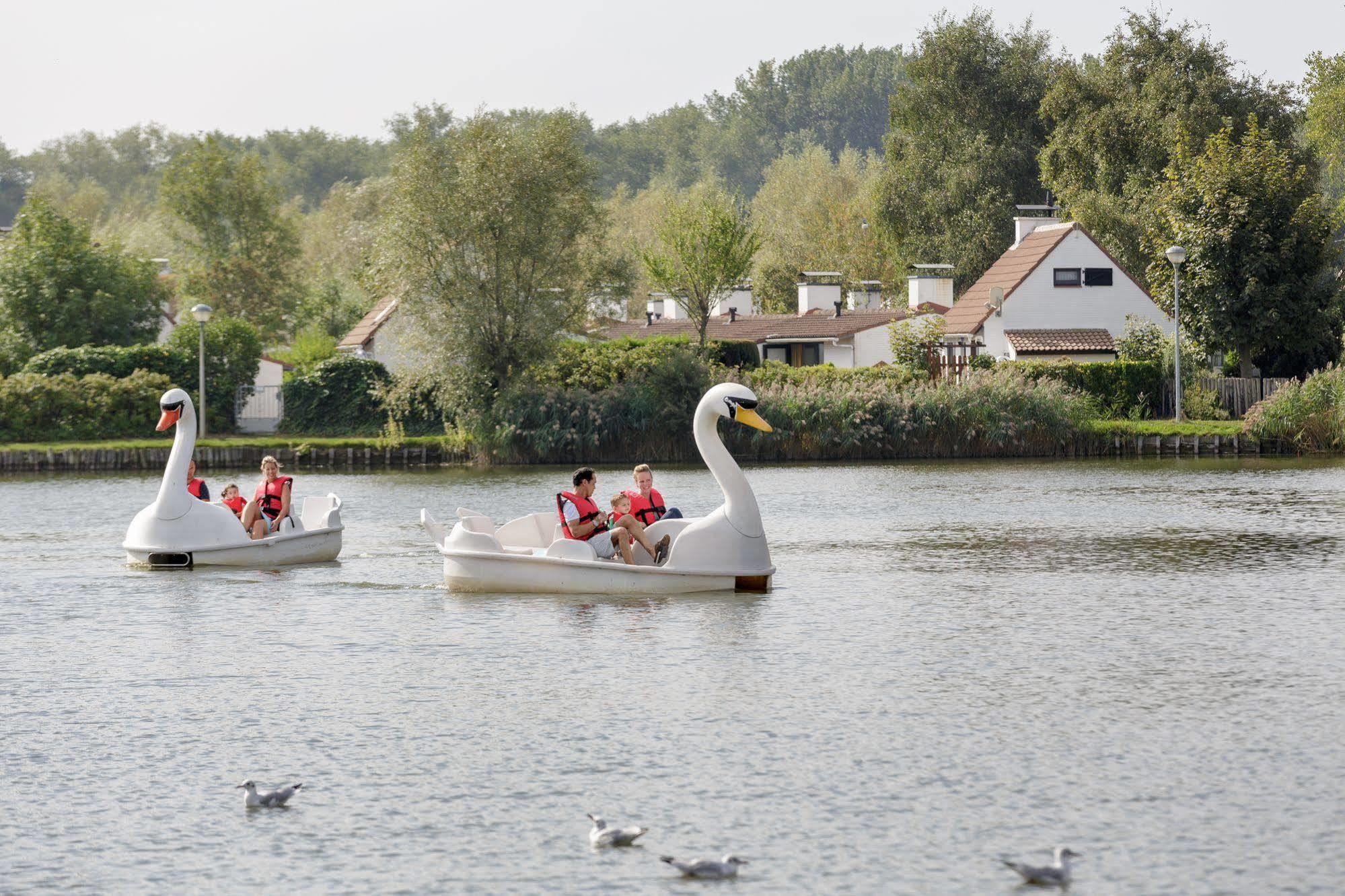 Sunparks Oostduinkerke - Plopsaland Hotell Exteriör bild